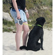 Black Retractable Dog Lead